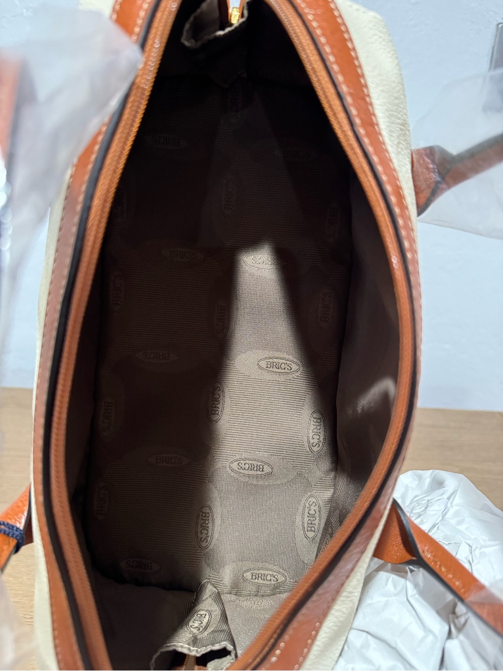 Bric’s Firenze Train Case - Cream with Tan Trim - Picture 8 of 10